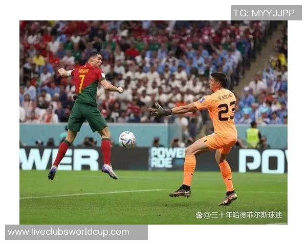 努涅斯在赛场上的精彩表现引发球迷热议成为新一代足球明星的希望之星